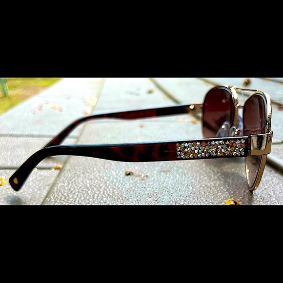 NWT Juicy Couture Sun ☀️ Glasses with Silver and Gold sparkles ✨ on each side! - Picture 2 of 7